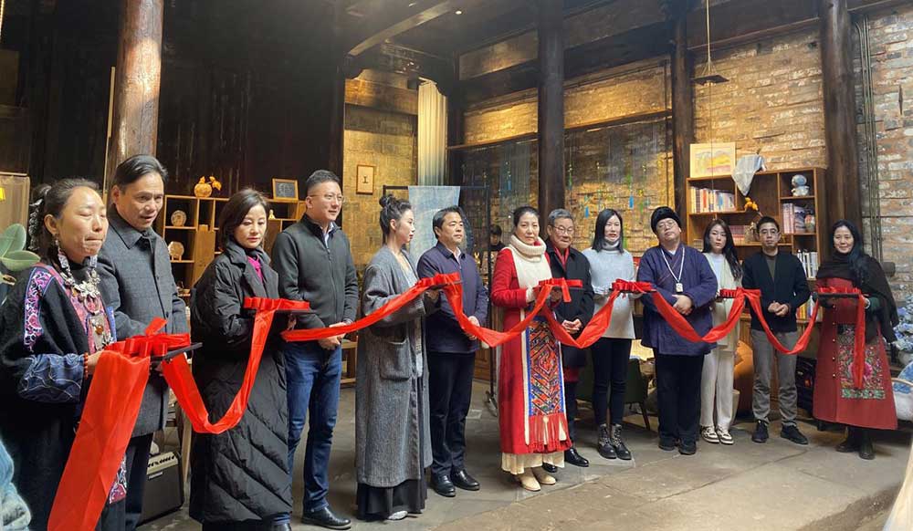 藍屋藝術(shù)館開業(yè)，為鄉(xiāng)村業(yè)態(tài)增活力